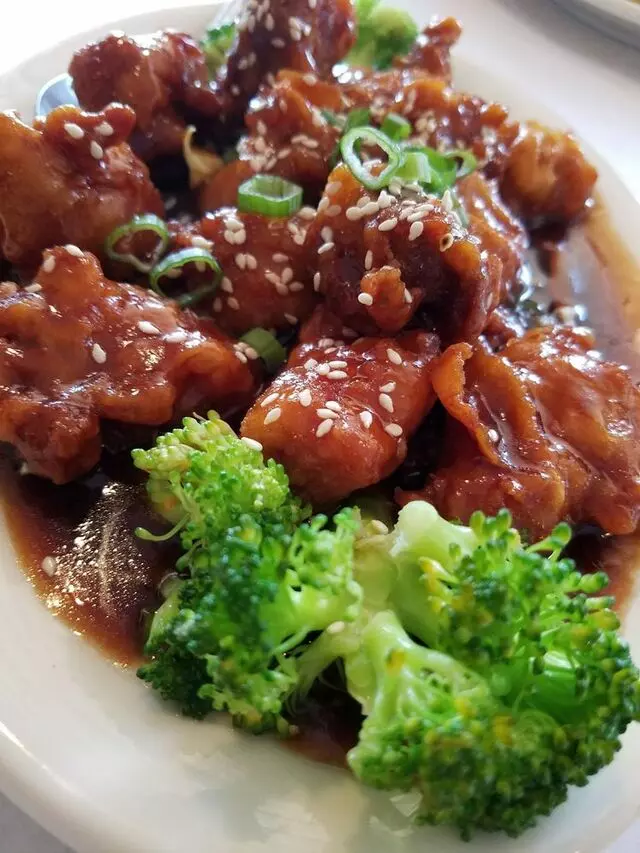 Tsai’s Chinese Bistro