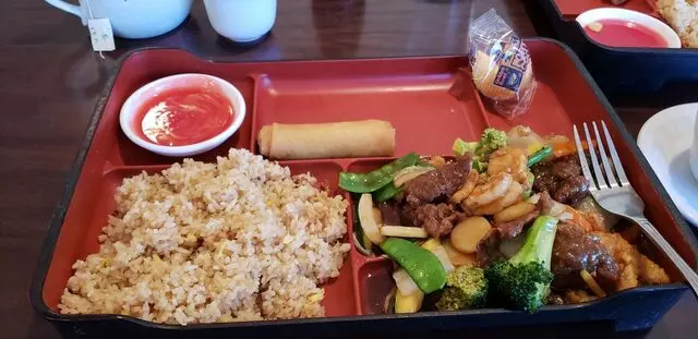 Tsai’s Chinese Bistro