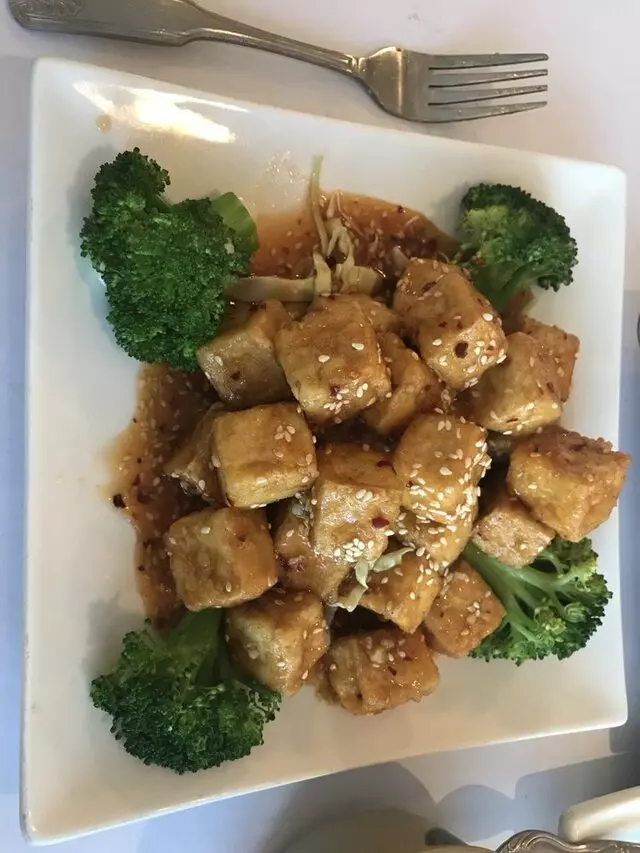 Tsai’s Chinese Bistro