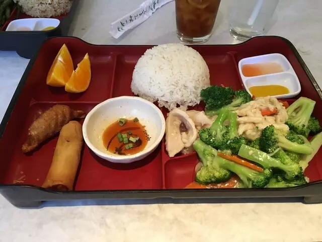 Tsai’s Chinese Bistro