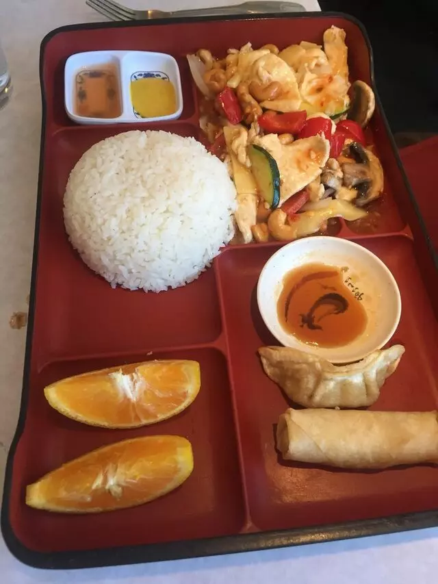 Tsai’s Chinese Bistro
