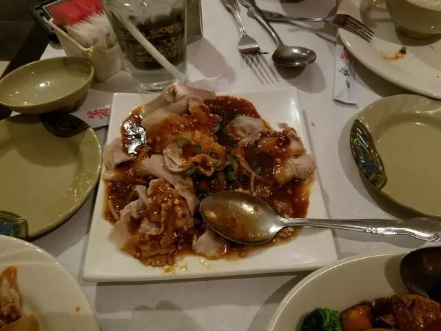 Tsai’s Chinese Bistro