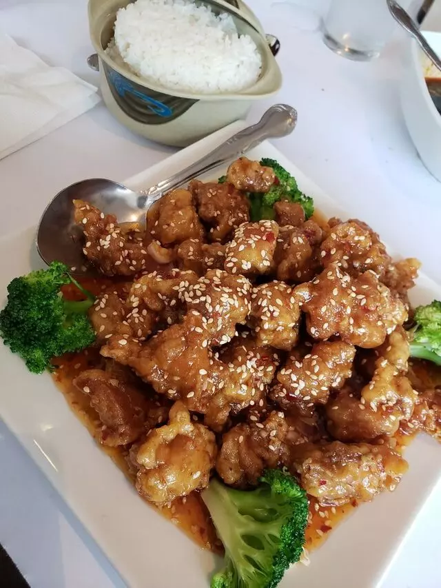 Tsai’s Chinese Bistro