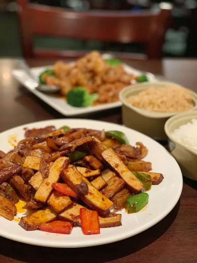 Tsai’s Chinese Bistro