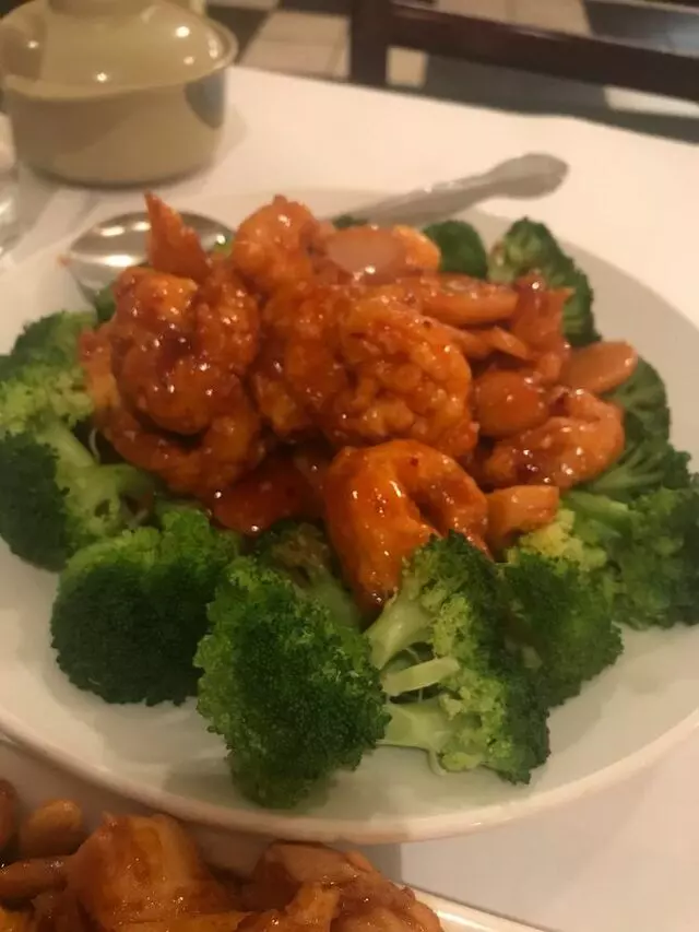 Tsai’s Chinese Bistro