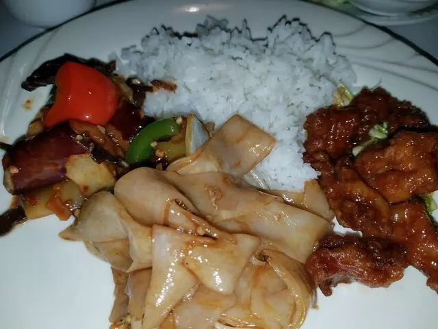 Tsai’s Chinese Bistro