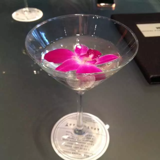 Apothecary Lounge