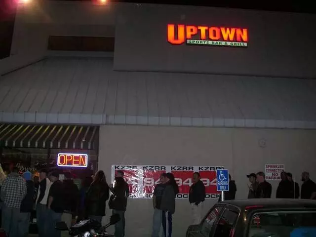 Uptown Sports Bar