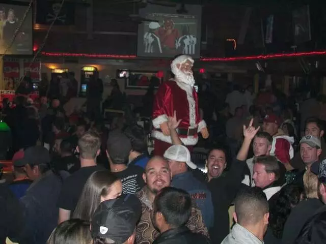 Uptown Sports Bar
