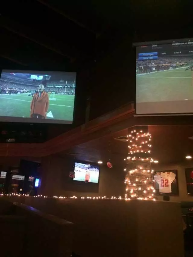 Uptown Sports Bar