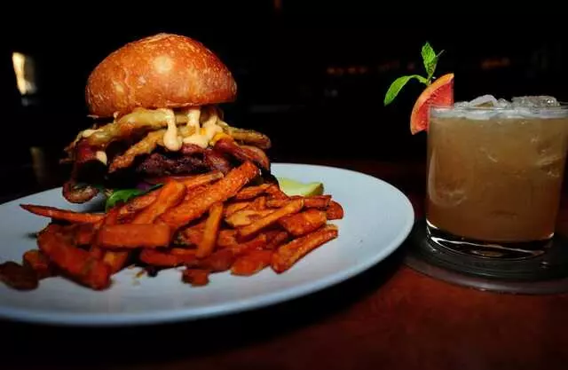 Uptown Sports Bar