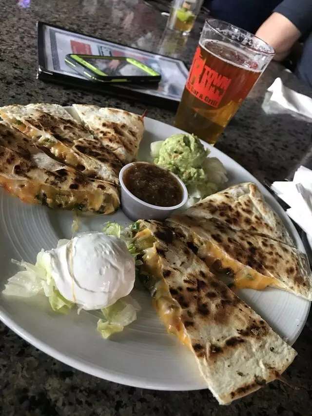 Uptown Sports Bar