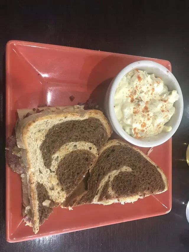 2G’s Bistro