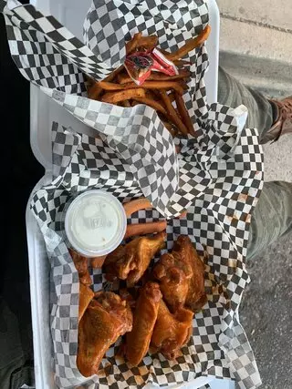 Wing It Up Food Truck