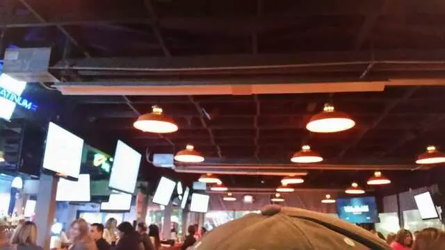 Hooters