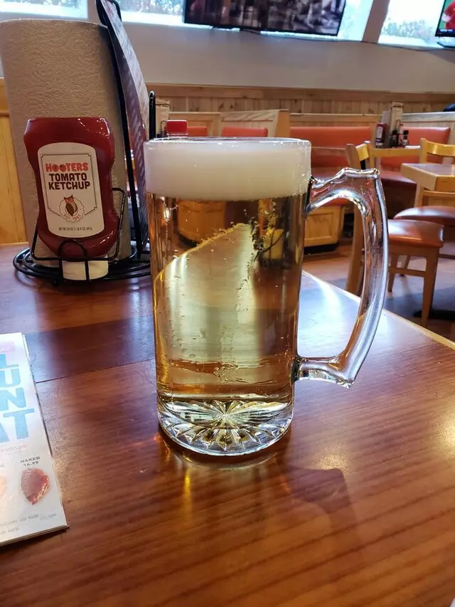 Hooters