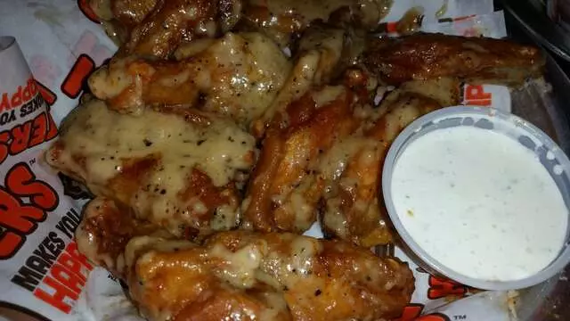 Hooters
