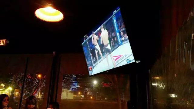 Hooters