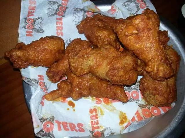 Hooters