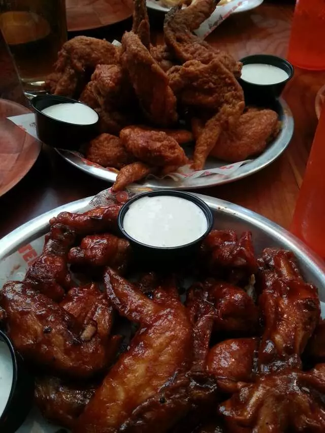 Hooters