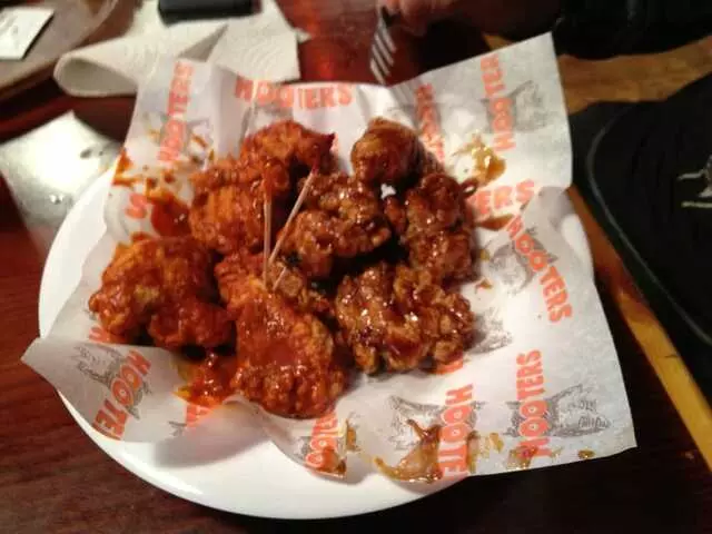 Hooters