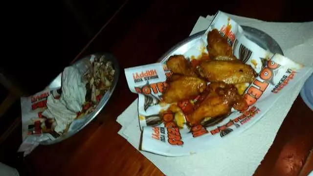 Hooters