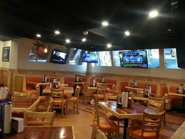 Hooters
