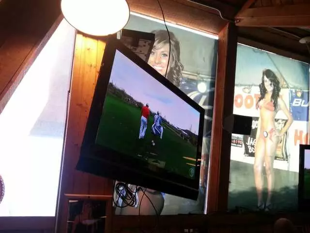Hooters