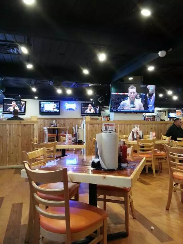 Hooters