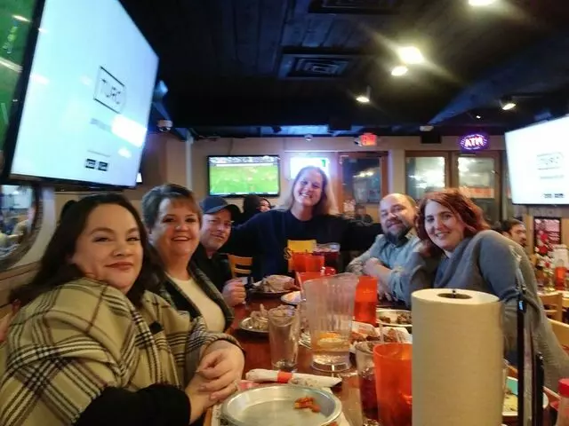 Hooters