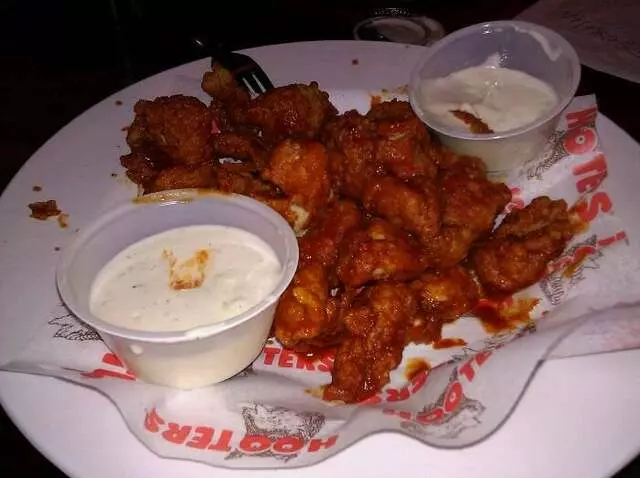 Hooters
