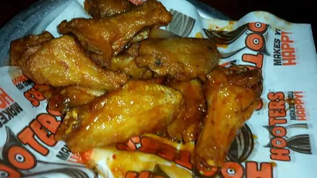 Hooters