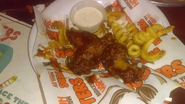 Hooters