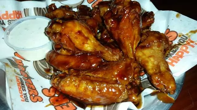 Hooters