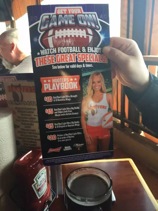 Hooters