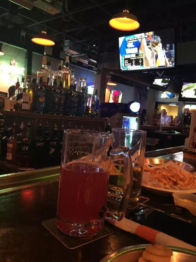 Hooters
