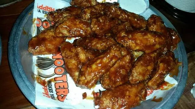 Hooters