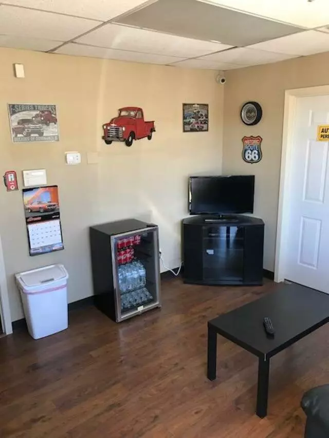 712 Auto Sales