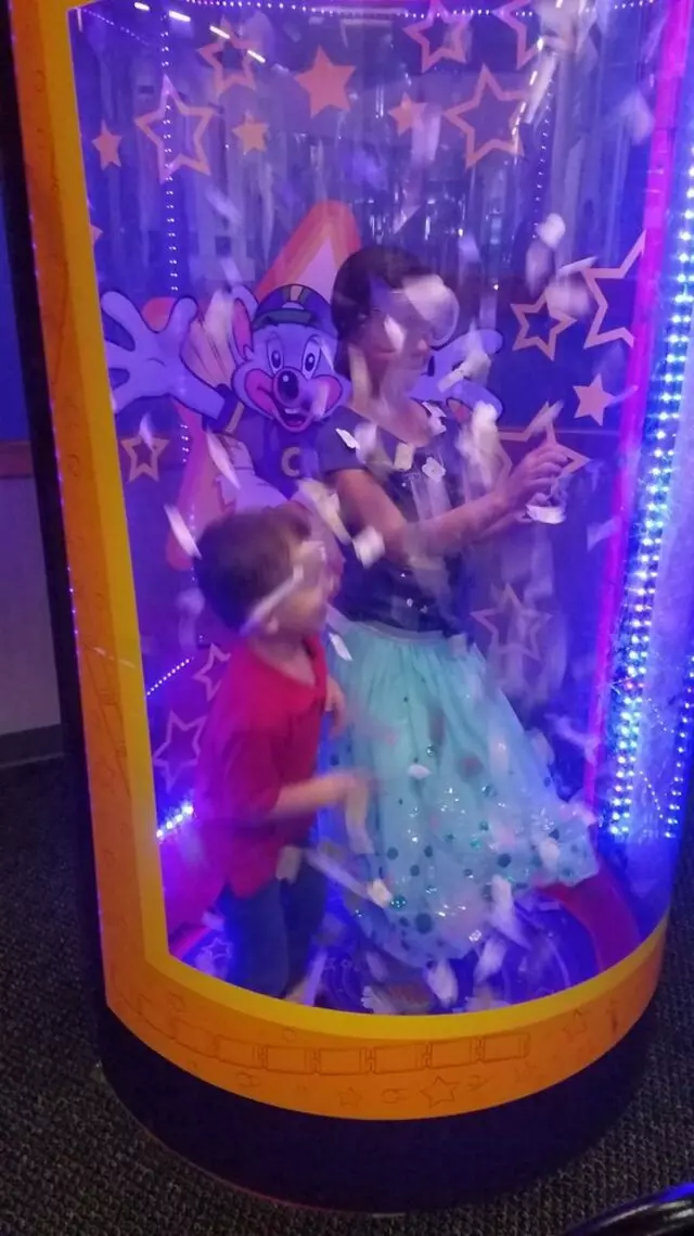 Chuck E Cheese’s