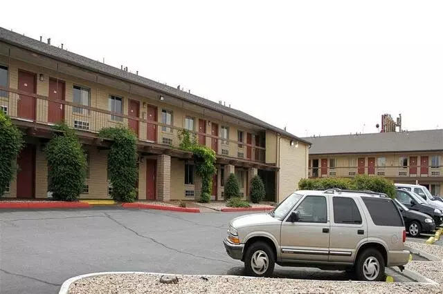 Americas Best Value Inn - Midtown Albuquerque