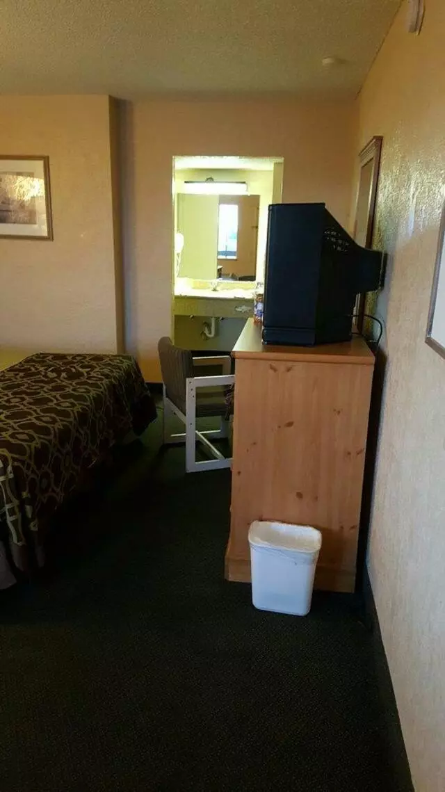 Americas Best Value Inn - Midtown Albuquerque