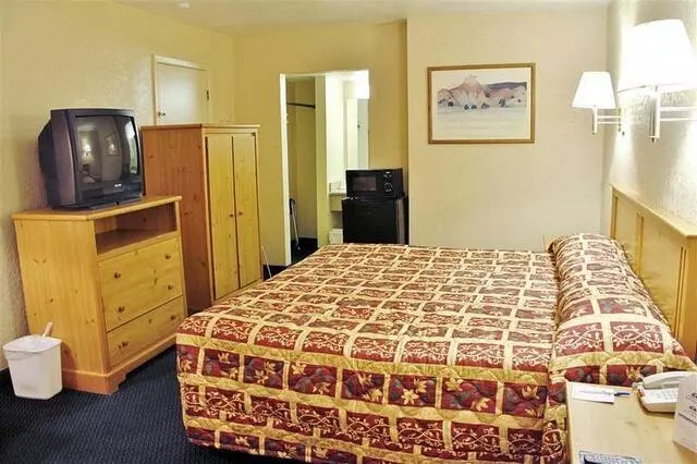 Americas Best Value Inn - Midtown Albuquerque