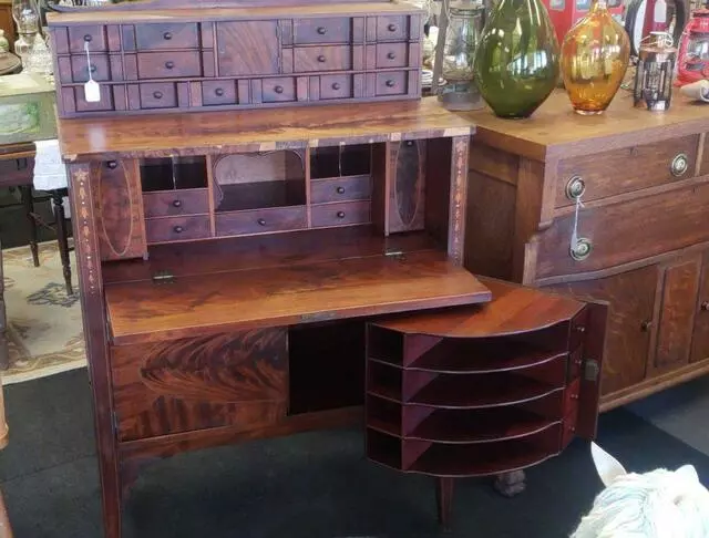 Apples of Gold Antiques & Uniques
