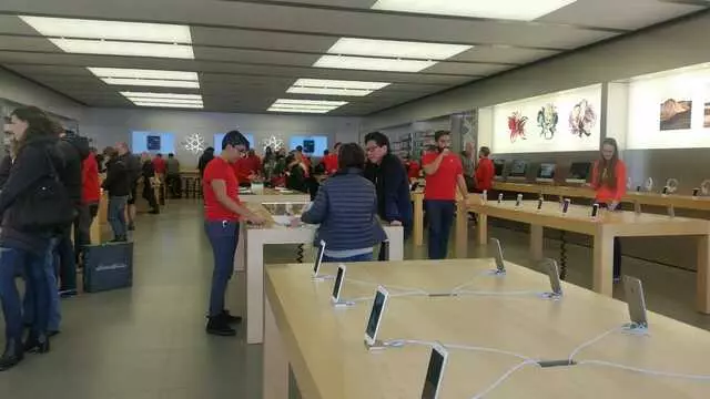 Apple ABQ Uptown
