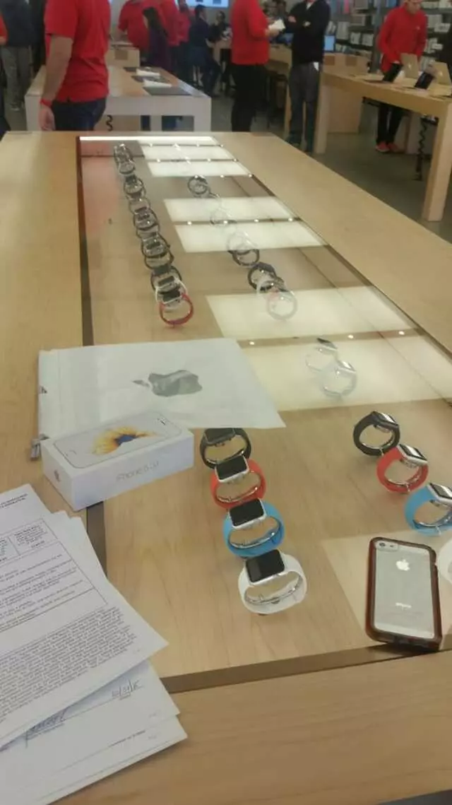 Apple ABQ Uptown