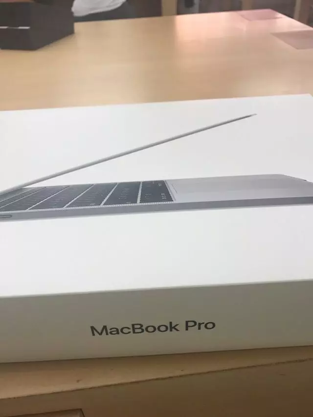 Apple ABQ Uptown