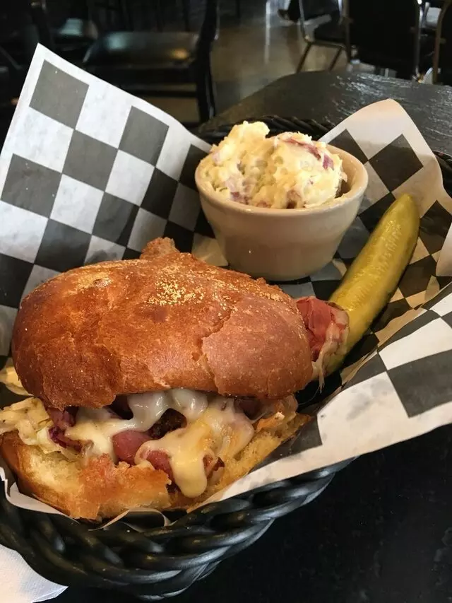 Hello Deli