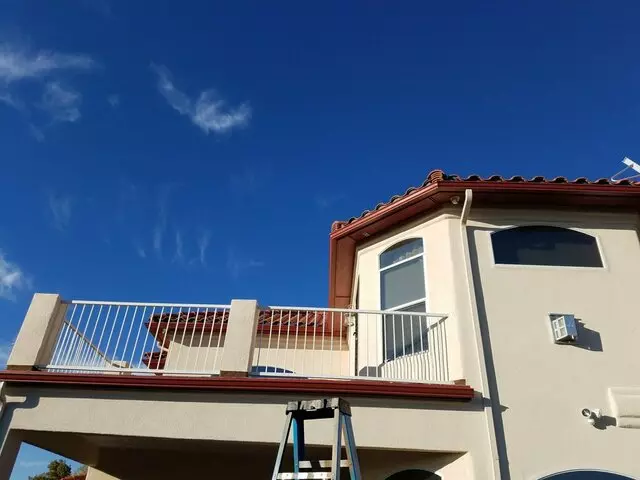 All Out Seamless Gutters