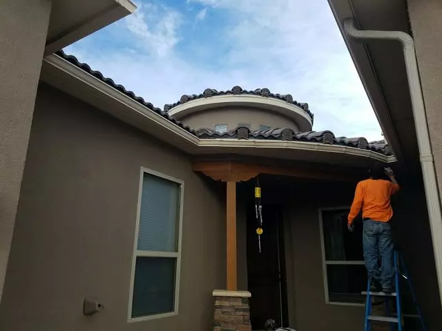 All Out Seamless Gutters