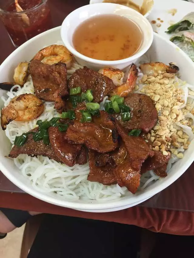 2000 Vietnam Restaurant